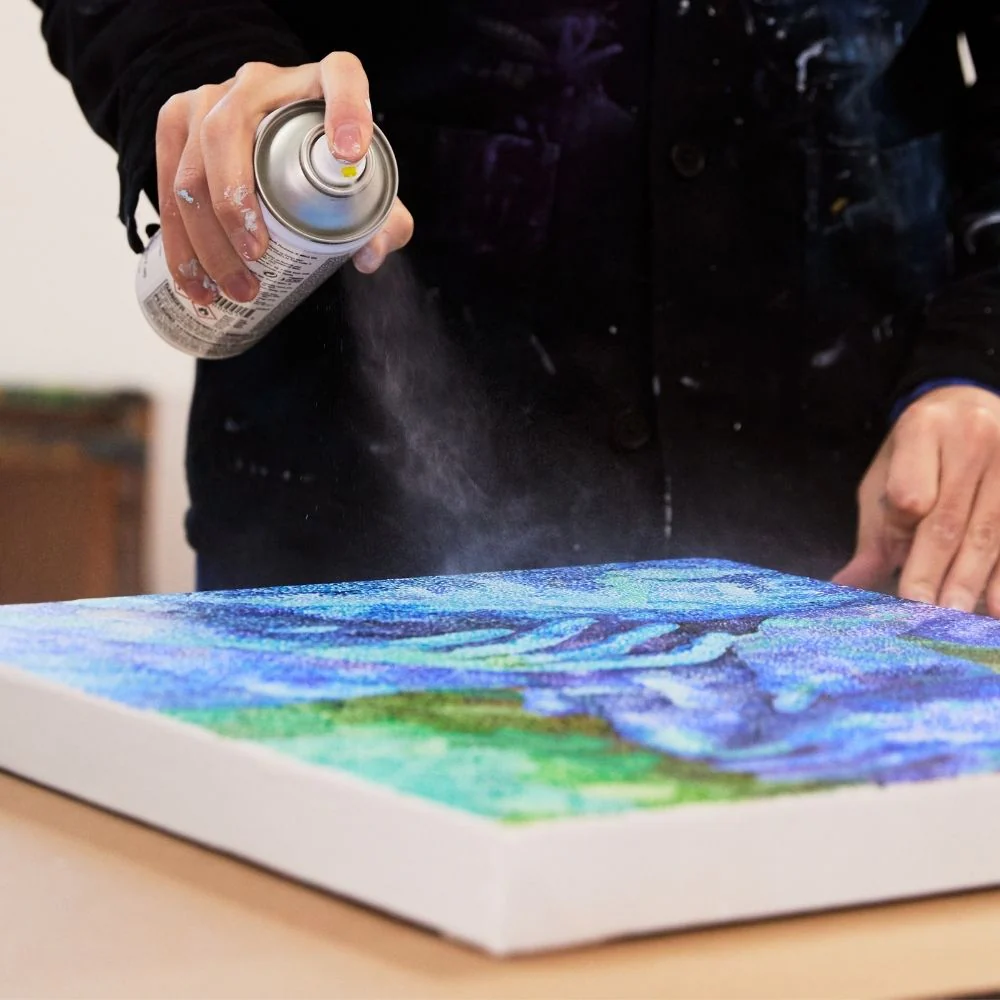 Soluvar Gloss Varnish Spray - Image 3